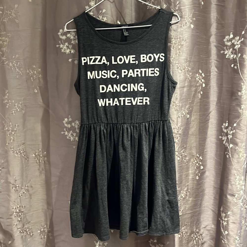 Forever 21 summer sleeveless dress. Size medium.